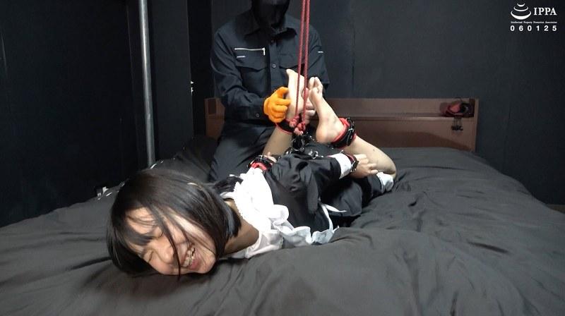 【千石もなか】 「海老反り拘束くすぐりで腰のツボと足裏をくすぐられまくるメイドもなかちゃん！」わかしラボ WAKA-067 千石もなか 3