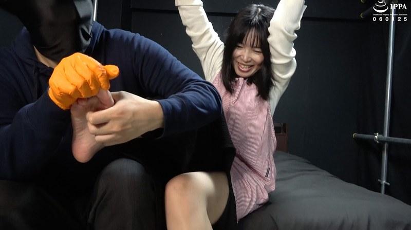 【杉崎みさき】 「私服姿でバンザイ拘束された奥様の弱点の腋の下をガッツリ責め倒す！」わかしラボ WAKA-070杉崎みさき 2