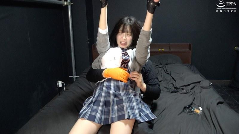 【岸永みりな】 「全身敏感な制服女子をいろんな道具でくすぐった気持ちよくしてみた！」わかしラボ WAKA-072 岸永みりな 2